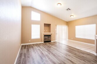 1736 Shadow Bay Ct in North Las Vegas, NV - Building Photo - Building Photo