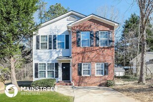 5330 Mercedes Dr in Cumming, GA - Building Photo