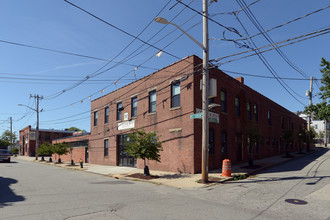 381-391 W Fountain St in Providence, RI - Building Photo - Building Photo