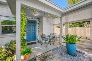 1303 E Norfolk St in Tampa, FL - Building Photo