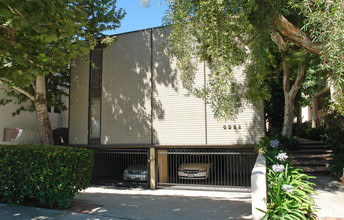 4261 Dixie Canyon Ave in Sherman Oaks, CA - Building Photo - Building Photo