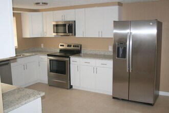 7144 Bellaire Terrace in New Port Richey, FL - Building Photo - Building Photo