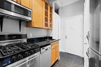 354 E 19th St, Unit 3C in New York, NY - Building Photo - Building Photo