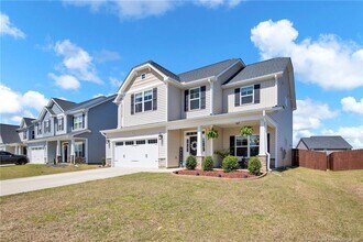 5369 Debut Ave in Hope Mills, NC - Building Photo - Building Photo