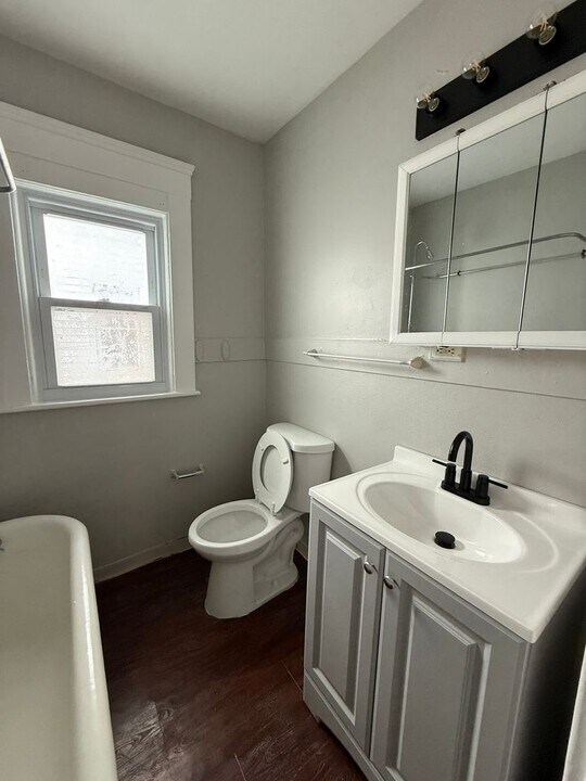 3222 W 94th St in Cleveland, OH - Building Photo