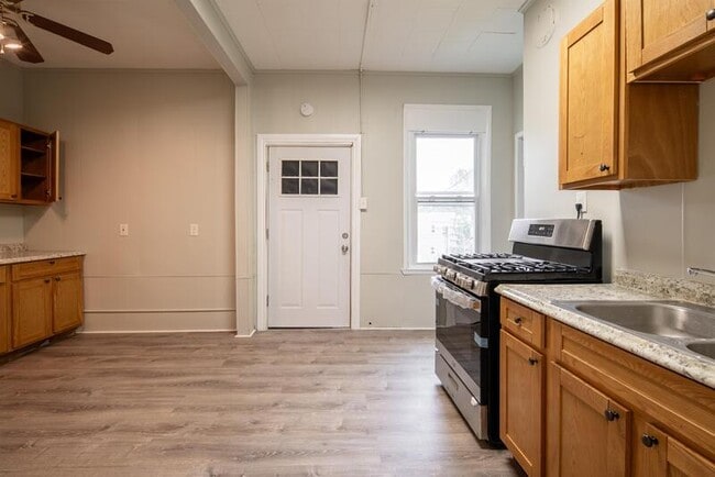 140 5th Ave in Troy, NY - Building Photo - Building Photo