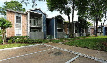 Vantage Point Apartments in Houston, TX - Foto de edificio - Building Photo