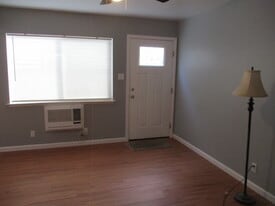 326 V Street, Unit Apt. 3 in Sacramento, CA - Building Photo
