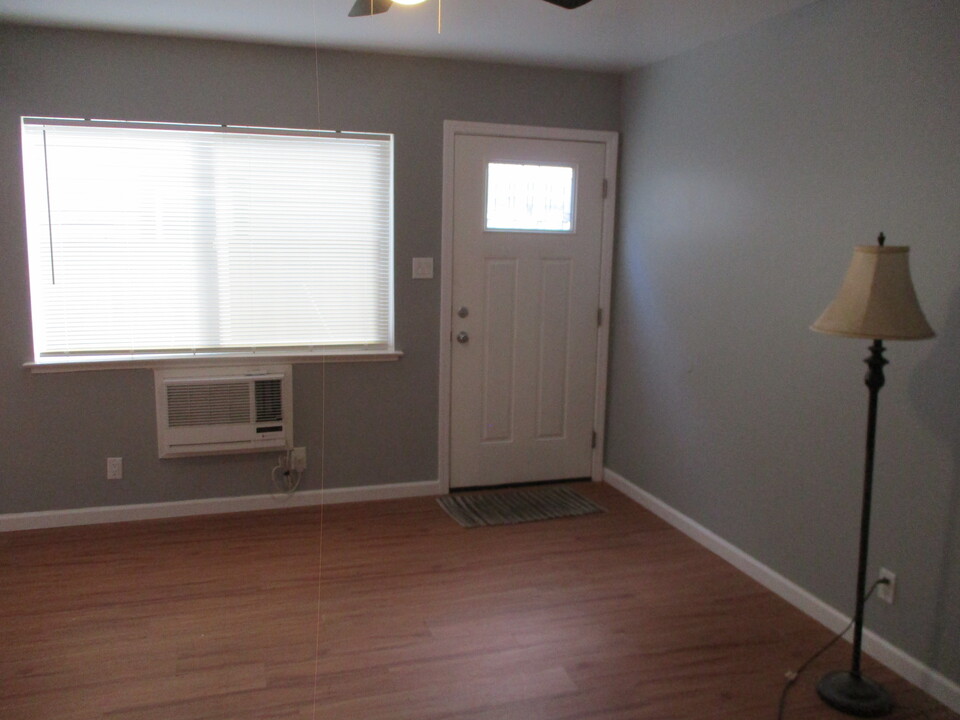 326 V Street, Unit Apt. # 1 in Sacramento, CA - Building Photo