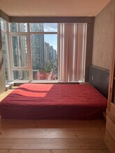 480 Robson St in Vancouver, BC - Building Photo - Building Photo
