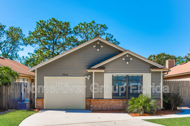 9846 Paddlewheel Ct in Jacksonville, FL - Foto de edificio