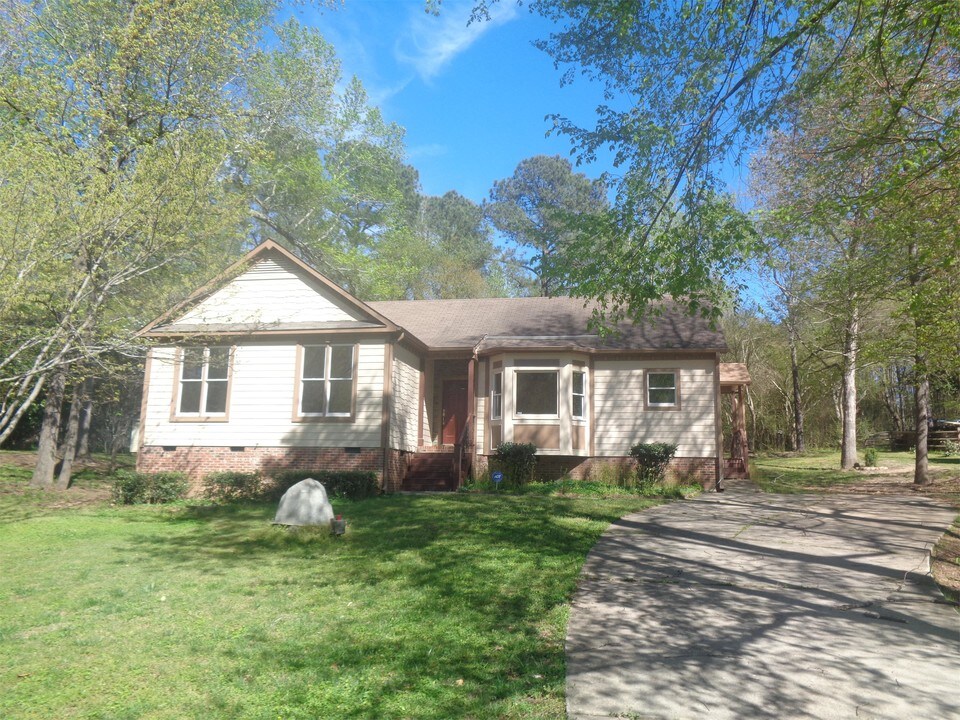 6129 Powell Ridge Rd in Holly Springs, NC - Building Photo