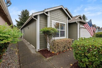 2420 Boulevard Heights Loop SE in Olympia, WA - Building Photo - Building Photo