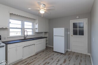 986 Rita Dr in Greenwood, IN - Building Photo - Building Photo