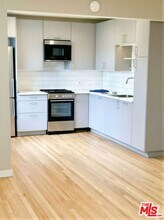 16852 McCormick St in Los Angeles, CA - Building Photo - Building Photo