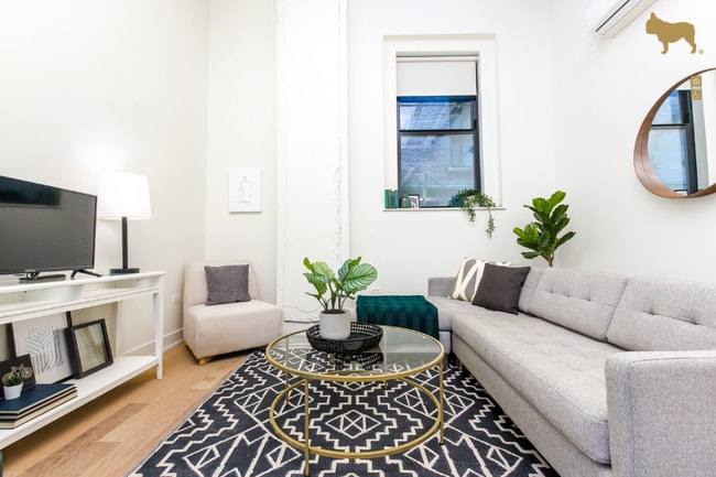 201 E Adams St in Chicago, IL - Building Photo - Building Photo