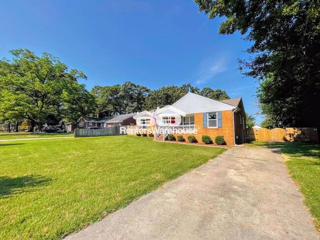 2404 Haywood Ave in Chesapeake, VA - Building Photo - Building Photo