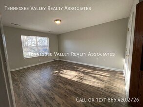 156 N Illinois Ave in Oak Ridge, TN - Building Photo - Building Photo