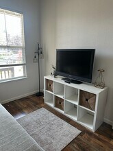 202 Kayla Pl in Brentwood, CA - Building Photo - Building Photo