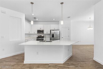 18312 Ridgeline Dr in Estero, FL - Building Photo - Building Photo