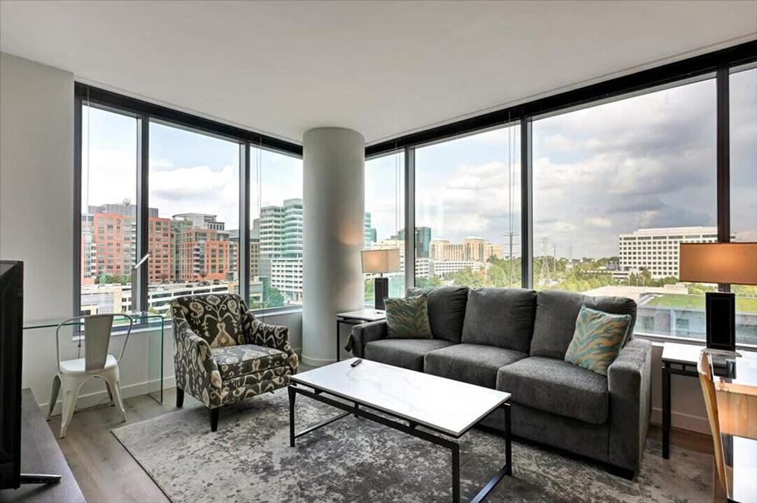 12000 Inspiration St in Reston, VA - Foto de edificio