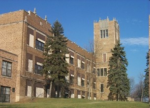 Jefferson Schoolhouse Apartment Homes in Jefferson, WI - Foto de edificio - Building Photo