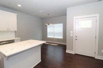 2055 S Florida Way in Fayetteville, AR - Building Photo - Building Photo