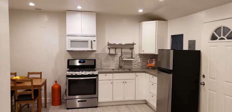 6655 Melba Ave in Los Angeles, CA - Building Photo