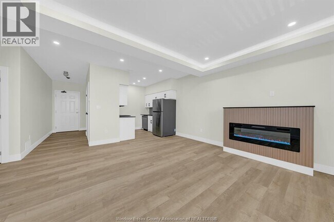 property at 3177 Riverside Dr E