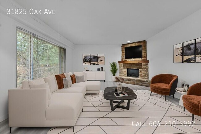 5 Bedroom Home w/ 2 Kitchens in Abbotsford, BC - Building Photo - Building Photo