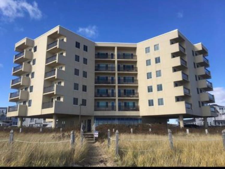 1 Cleaves St, Unit 607 in Old Orchard Beach, ME - Foto de edificio