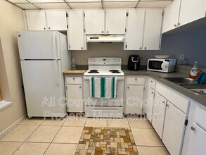 7315 Parkside Villas Dr in St. Petersburg, FL - Building Photo - Building Photo