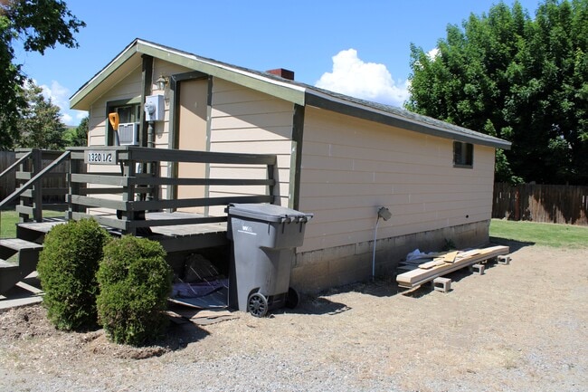 1320 1/2 Springwater Ave in Wenatchee, WA - Building Photo - Building Photo