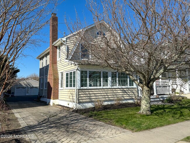 25 Ocean Ave in Manasquan, NJ - Building Photo - Building Photo