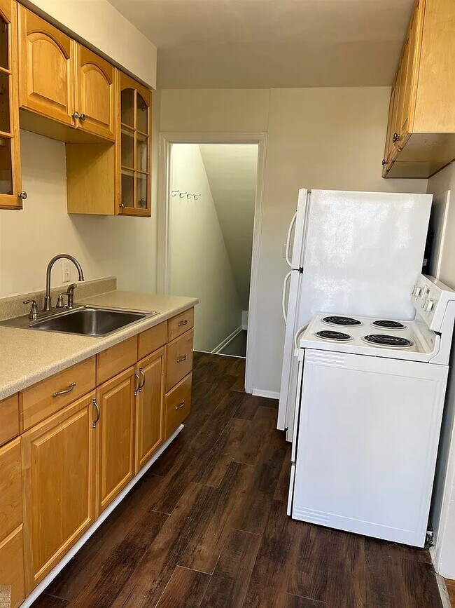 23074 Gary Ln Rentals in St. Clair Shores, MI