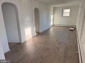 305 Monument Ave in National Park, NJ - Building Photo