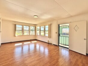 2070 Pakolu St in Wailuku, HI - Building Photo - Building Photo