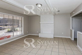 4954 Hanging Oak Dr in Jackson, MS - Building Photo - Building Photo