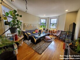 1914 Beacon St, Unit 2 in Boston, MA - Building Photo