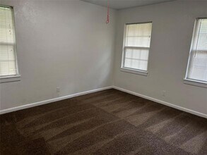 10108 Pinecrest Dr in Dallas, TX - Building Photo - Building Photo