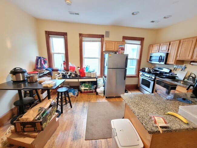 6 Carmel St, Unit 2