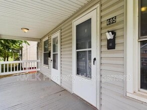 695 Kling St in Akron, OH - Foto de edificio - Building Photo