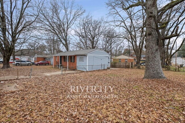 3592 Suzanne Dr in Memphis, TN - Building Photo - Building Photo
