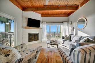 19530 Gulf Blvd in Indian Shores, FL - Building Photo - Building Photo