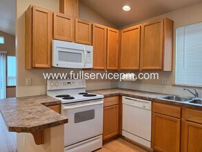 18007 Stone Ave N in Shoreline, WA - Building Photo - Building Photo