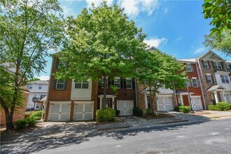 2201 Landing Walk Dr in Duluth, GA - Building Photo - Building Photo
