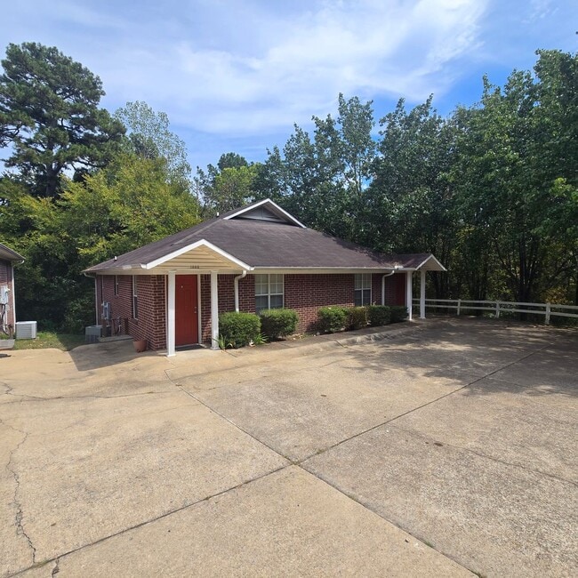 1007 N Broadway St in Heber Springs, AR - Building Photo - Building Photo