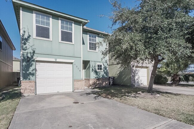 4906 S Cancun in Houston, TX - Building Photo - Building Photo
