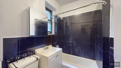 207-209 West 11th Street in New York, NY - Building Photo - Building Photo