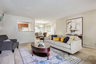 Reserve at Twin Oaks in Clarkston, GA - Building Photo - Building Photo
